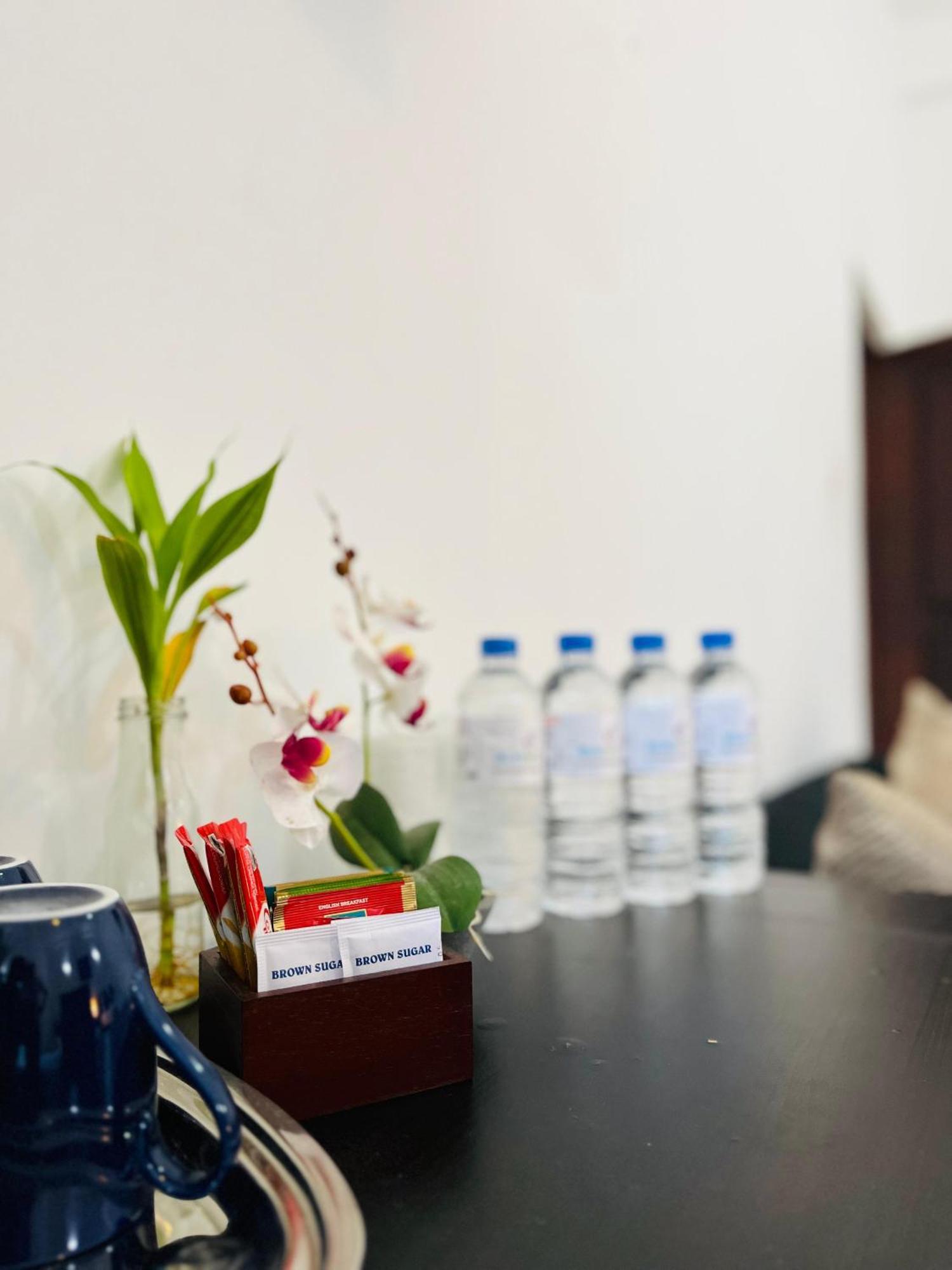 Hotel Blue Bird Negombo Exterior photo
